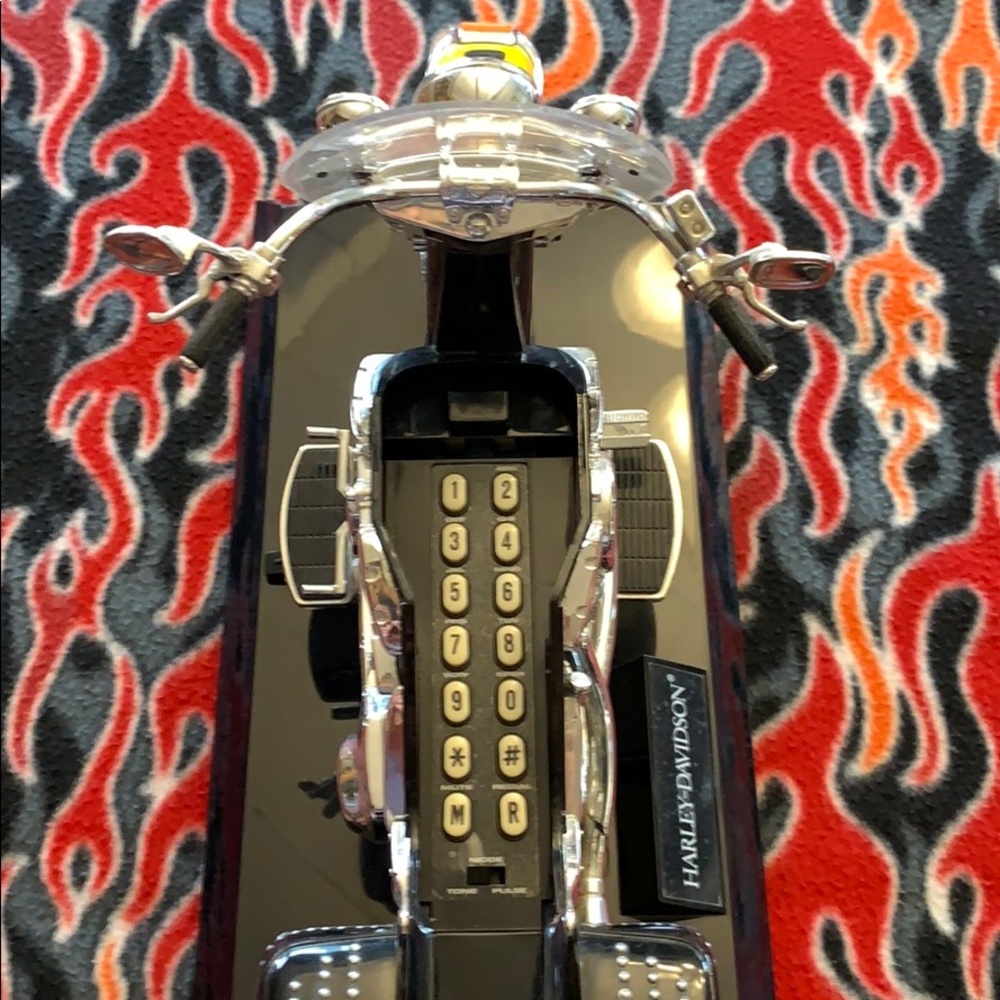 Telephone โ๏ธ - Picture 7 of 8